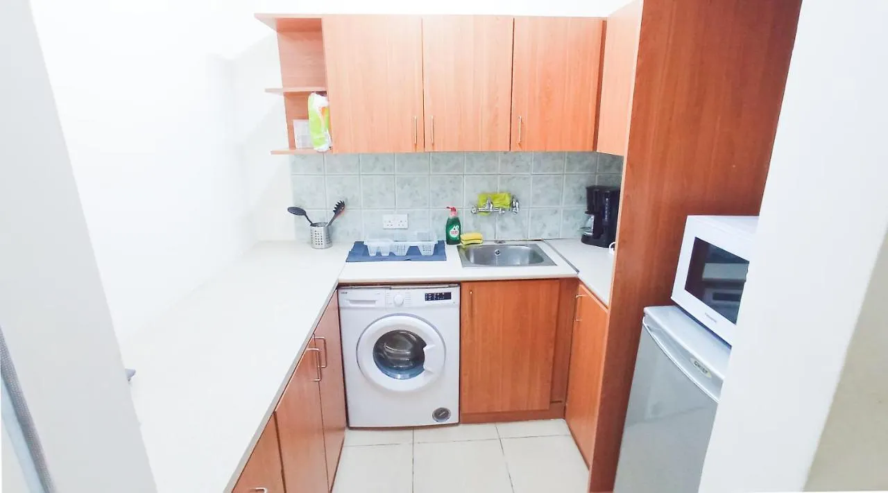 1A Beach & Business Apartment In The City Center! Larnaca