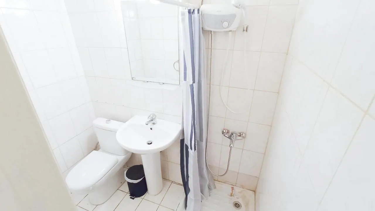 1A Beach & Business Apartment In The City Center! Larnaca