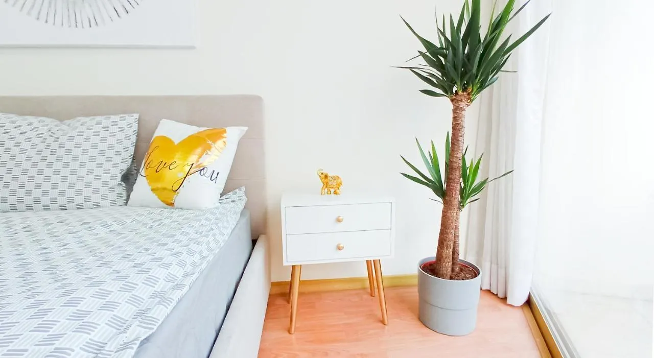 1A Beach & Business Apartment In The City Center! Larnaca